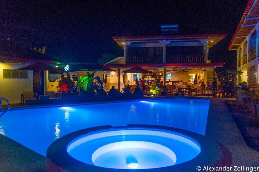 Alona Vida Beach Hill Resort Панглао Екстериор снимка