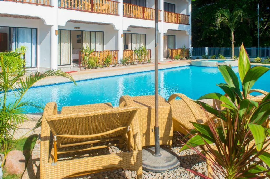 Alona Vida Beach Hill Resort Панглао Екстериор снимка